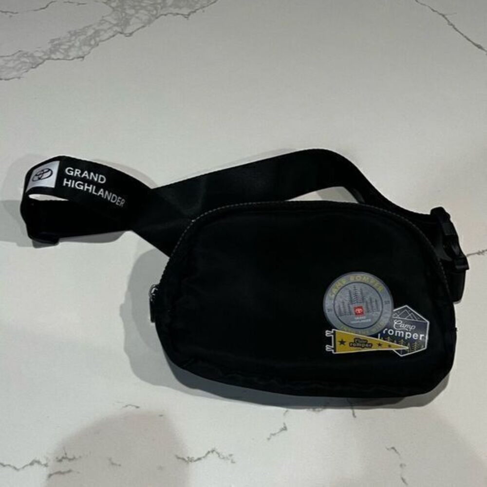 Compact Black Belt Bag with Adjustable Strap